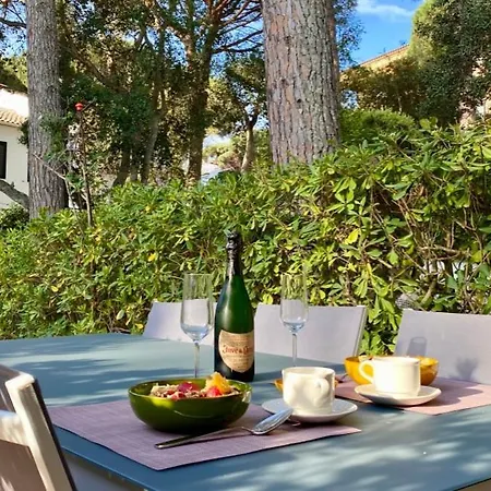 Holiday home House With Shared Pool, 2 Bathrooms, 700m From Beach *
