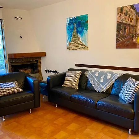 House With Shared Pool, 2 Bathrooms, 700m From Beach Calella De Palafrugell