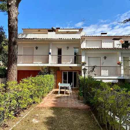 House With Shared Pool, 2 Bathrooms, 700m From Beach Calella De Palafrugell