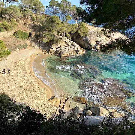 House With Shared Pool, 2 Bathrooms, 700m From Beach Calella De Palafrugell